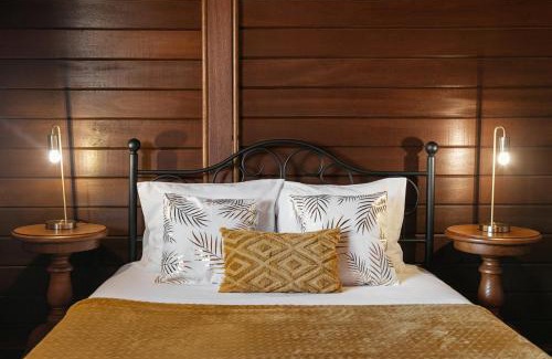 Casais do Rio Casa | Unique Wooden Cottage