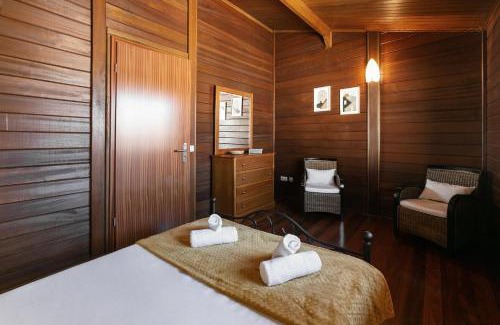 Casais do Rio Casa | Unique Wooden Cottage