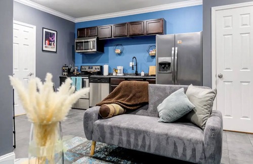 Southeast Casa | Uniquely Styled Private Suite