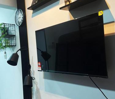 Taman Bandar Baru Apartamento | Unisuites Kampar Studio 5 min to UTAR TARC -3pax , 1 CP
