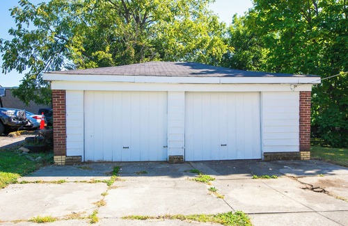 Cheviot Casa | Unit 1:Ground floor, porch, king bed, garage, w/d