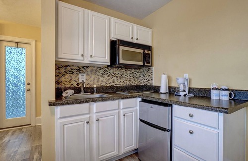 Surf City Hotel | Unit 101D at Tiffany's Motel