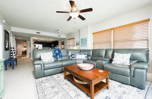 Ocean View Halifax Estates Apartamento | Unit 102 Aruba - 3 Bedroom Ocean Front