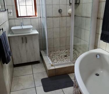 Zinkwazi Beach Chalet De Esquí | Unit 2 at Place of the Eagle