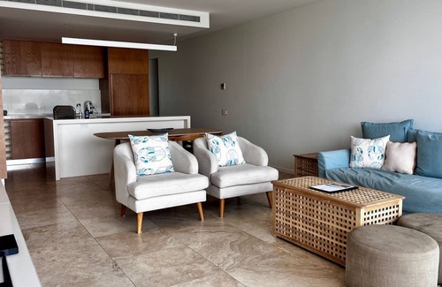 Rainbow Beach Apartamento | Unit 202 Plantation Resort - Rainbow Beach. Plantation Resort. Top Floor. Aircon. Pool. Spa. Wifi