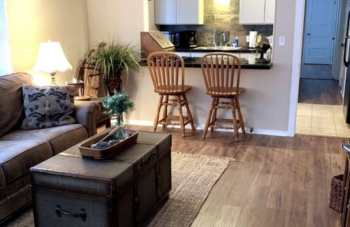 San Saba Apartamento | Unit 206, a 1946 historic Triplex bungalow style apartment of approx. 800 sq ft.