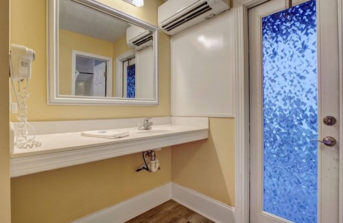 Surf City Hotel | Unit 214SD at Tiffany's Motel