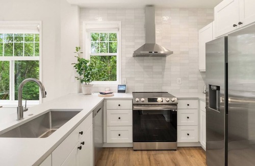 Bellevue Casa | Unit 4 One Central · Newly Remodeled Executive Home - Unit 4