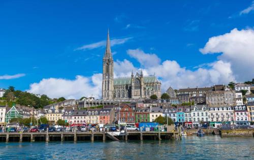 Cobh Apartamento | Unit 4 Tranquil Harbourside Retreat- Central Location