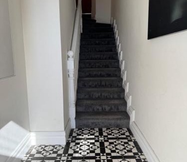 Cobh Apartamento | Unit 4 Tranquil Harbourside Retreat- Central Location