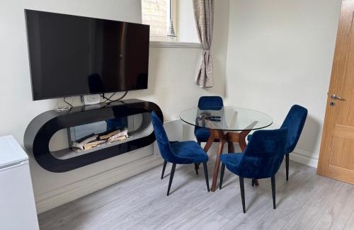 Cobh Apartamento | Unit 4 Tranquil Harbourside Retreat- Central Location