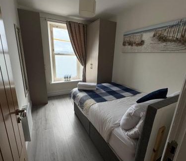 Cobh Apartamento | Unit 5 Stunning Oceanview Apartment