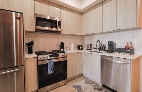 Kingman Park Cama Y Desayuno | Unit 7:Charming 2-bedroom apartment with AC in Washington
