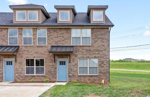 Clarksville Casa | Unit #808 Peachers Place Townhomes