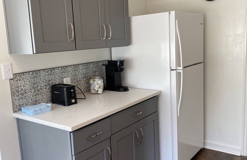 West Salem Apartamento | Unit D Manor House Month to Month