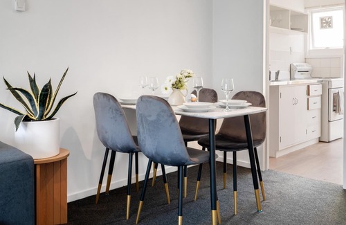 Sydenham Casa | Unit with Spa Bath Close to City
