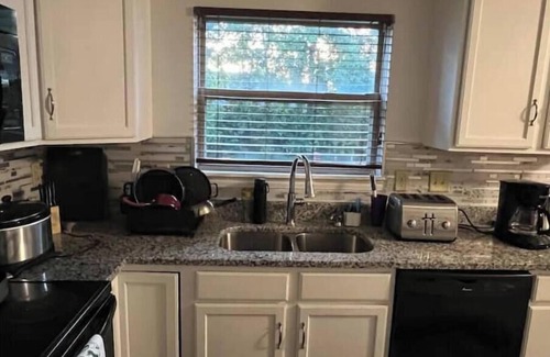 Reynoldsburg Casa | Unity Family Vacation Home.