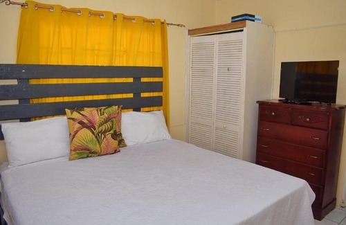 Montego Bay Casa | Unity Villa 3 bedroom with fans Wifi Parking