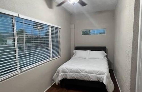 West University Apartamento | University Blvd- Sleeps 12 & Free Parking