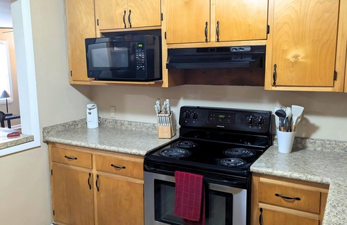 Tallahassee Casa | University Family & Friends House, 4 bedrooms,2 baths, sleeps 12,near FSU & FAMU