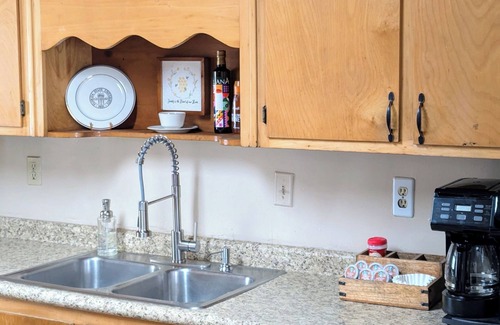 Tallahassee Casa | University Family & Friends House, 4 bedrooms,2 baths, sleeps 12,near FSU & FAMU