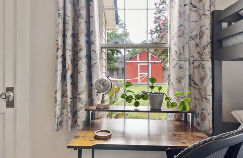 Kannapolis Casa | University Mill House-Relax & Explore/Stylish Escape with King bed/ Firepit