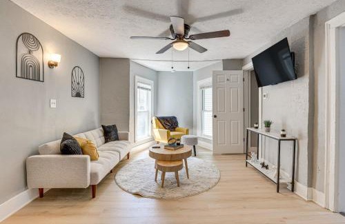 Downtown Akron Casa | University of Akron Retreat Dogs Welcome!