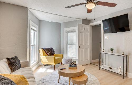 Downtown Akron Casa | University of Akron Retreat Dogs Welcome!