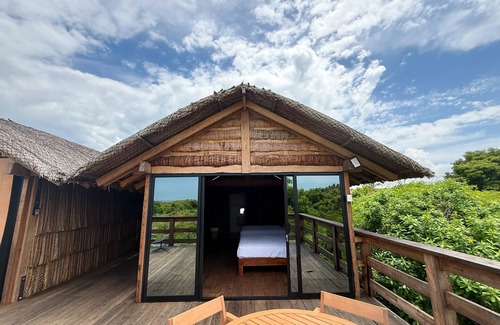 Elota Cabina | Unmatched Celestino Gazca - Cabin by the Coast