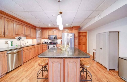 Bowling Green Casa | Playa privada y barco! - Hermoso espacioso frente al lago 5BR / 4ba - 20 minutos de CLT