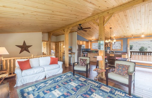 Creede Casa | Unmatched Panoramic Mountain Views - Pet Friendly - Walk to Downtown Creede