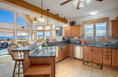 Creede Cabina | Unmatched Views of Creede - Classic Colorado Cabin - Large Deck