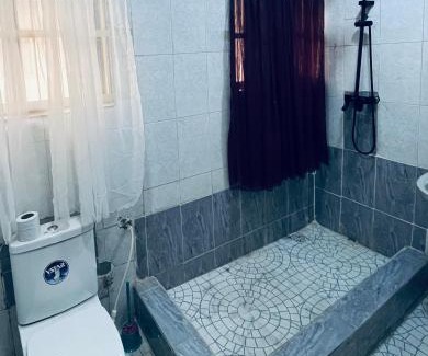 Oshodi-Isolo Casa | Uno One Airport Inn