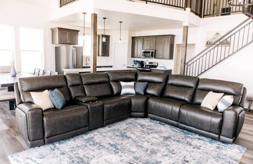 Fish Haven Casa | Unobstructed Lake Views! Bunk Room w/ Video Games! Ping Pong & Foosball! Extra Fridge & Freezer Space!