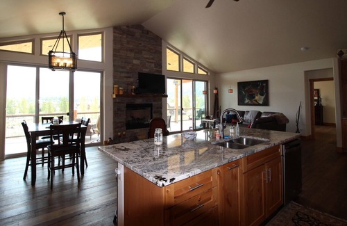 Ridgway Casa | Unobstructed views of Sneffels Range & minutes to town. Sleeps 10