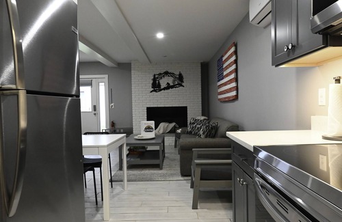 Bellaire Condominio | Unpack and relax in this 2 bedrm, 1.5 bath mountain view condo. Sleeps 6. Pools