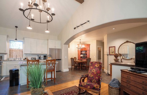 Grass Valley Casa | Cálido y confortable 2bd, 2ba en el centro de Grass Valley