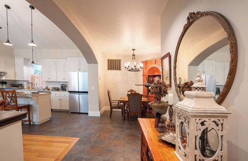 Grass Valley Casa | Cálido y confortable 2bd, 2ba en el centro de Grass Valley