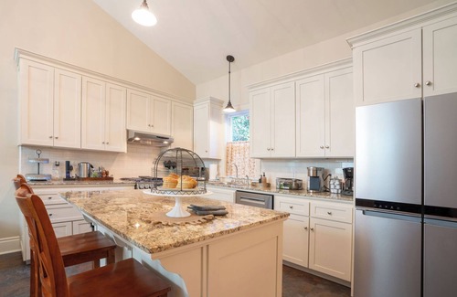 Grass Valley Casa | Cálido y confortable 2bd, 2ba en el centro de Grass Valley