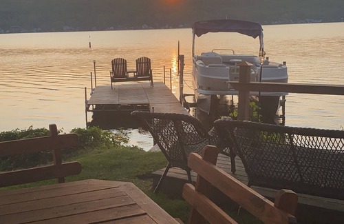 Conesus Cabaña | Desenchufe y descansar en El Punto. Para toda la familia, cercanos al histórico Geneseo, NY