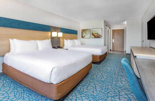 Florida Central Atlantic Coast Hotel | Unplug & Unwind! 4 Gorgeous Accommodations Close to Local Attractions | Pool