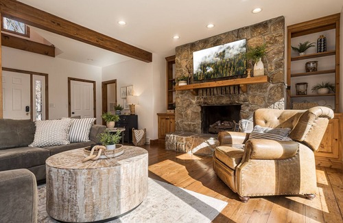 Blakeslee Casa | Unsalted Memories | Lakefront Cottage, Hot Tub!
