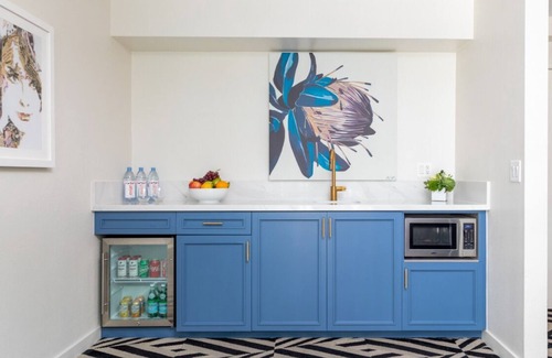 Norma Triangle Apartamento | Unveil the Beauty of Los Angeles with Two-unit Suites! Rooftop Pool, Bicycling!