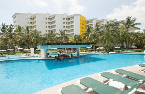 Marina Vallarta Complejo | Unwind and Embrace Luxury at the Mayan Palace Marina Vallarta - 1 week available