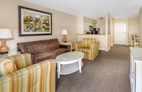 Canyon Corridor Complejo | Unwind and Explore | Your Palm Springs Retreat! Gorgeous 4 Suite | Outdoor Pool