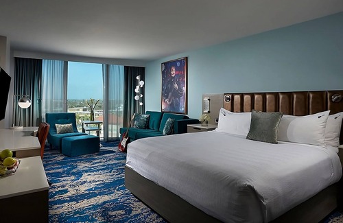 East Daytona Hotel | Unwind and Indulge In Our Oasis! 4 Relaxing Units w/ City View, Outdoor Pool