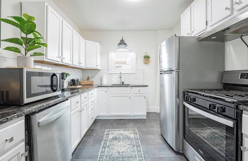 Firestone Park Casa | Unwind at a Retreat Haven