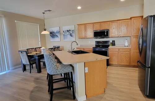 Surprise Farms Casa | Relajate en nuestro hogar " Sunrise Serenity"