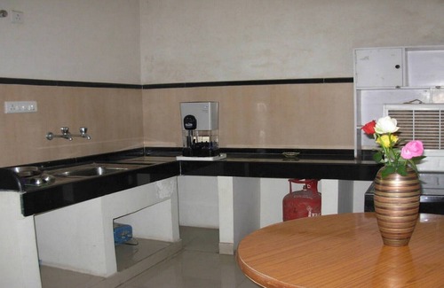 Adarsh Nagar Casa | Relájate en un lujoso bungalow