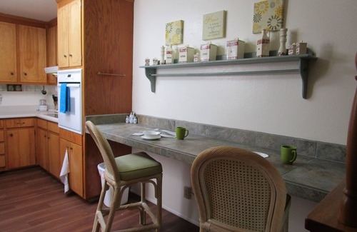 Southside Casa | Relájese en nuestra casa de 3 dormitorios - vecindario tranquilo.
